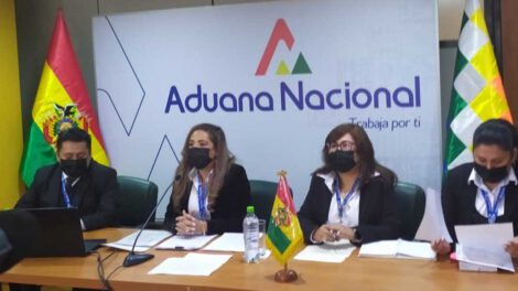 Querella contra policías por documentación falsa en Aduana Nacional de Bolivia