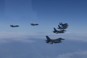 Ejercicios militares de EE.UU. y Corea del Sur con cazas