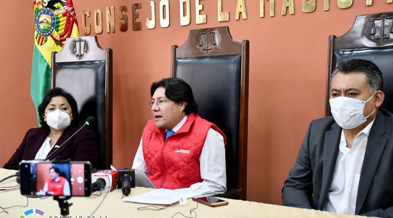renovación de juzgados disciplinarios en Bolivia