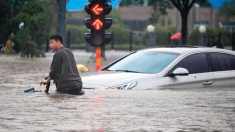 Fuertes lluvias en China causan inundaciones y desplazados