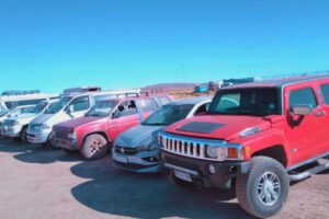 Aduana decomisó vehículos indocumentados en Oruro