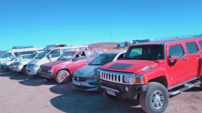 Aduana decomisó vehículos indocumentados en Oruro