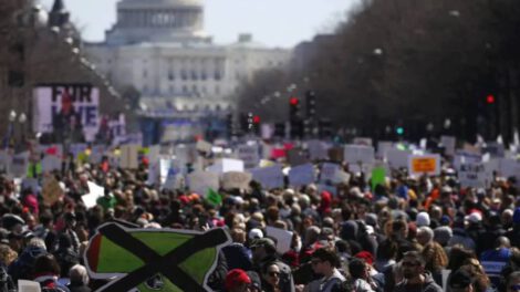 Manifestaciones en EEUU por una supervisión más estricta a la venta y tenencia de armas de fuego