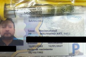 Suspensión de licencia de conducir del abogado de Añez