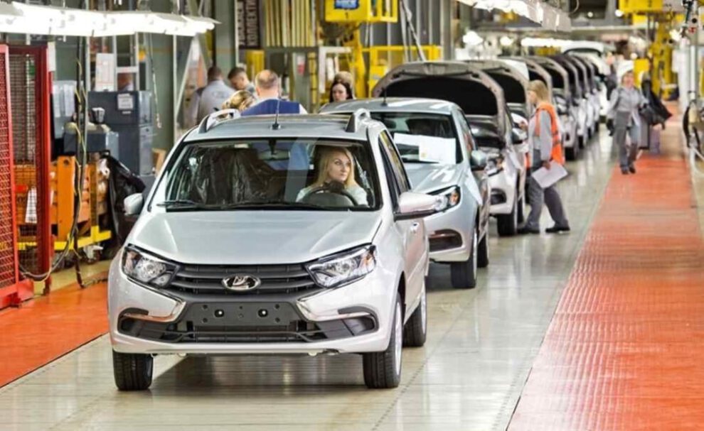 Lada Granta Classic ’22, modelo subcompacto que sale de la fábrica
