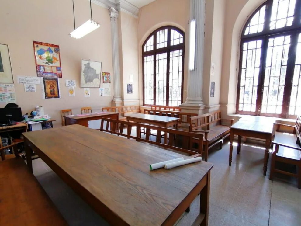 Biblioteca Central Oruro no abre debido a recursos destinados a Salud