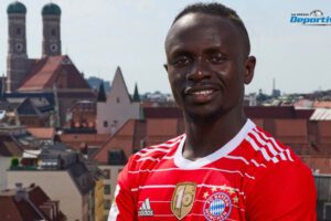 Sadio Mané donando a su pueblo