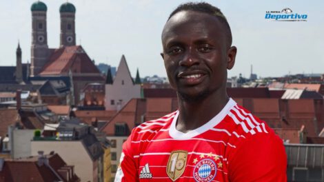 Sadio Mané donando a su pueblo