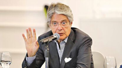 reducción de precios de combustibles en Ecuador