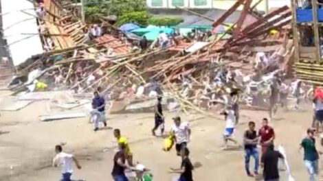 Desplome de una gradería en Colombia durante una corrida de toros