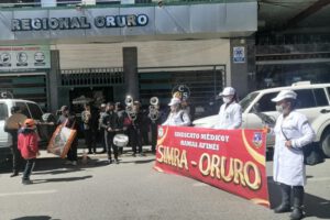 Paro de médicos en Oruro en apoyo a la regional Santa Cruz