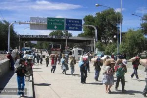 Caída del peso argentino y su impacto en el mercado boliviano