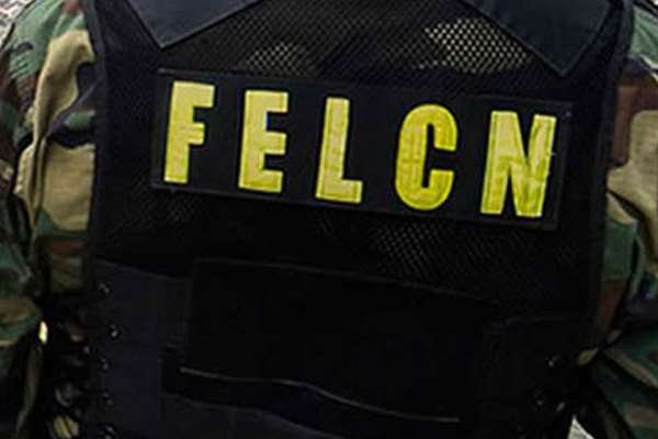 Felcn balas policías Porongo