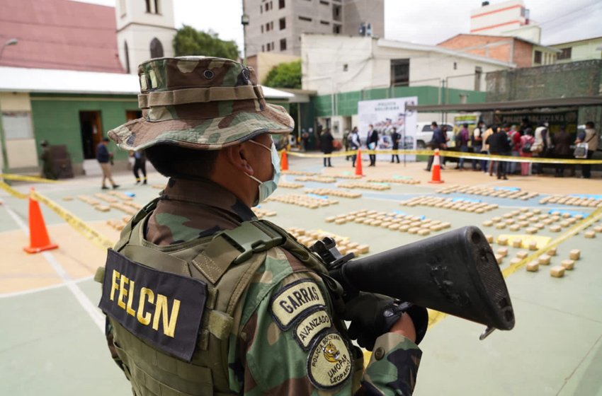 Intromisión política en la Policía Boliviana