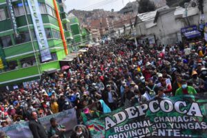 Adepcoca cierra mercado de coca en La Paz