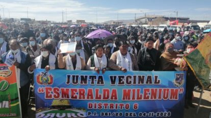 Representantes de juntas vecinales en el acto del quinto aniversario del Distrito 6 de Oruro