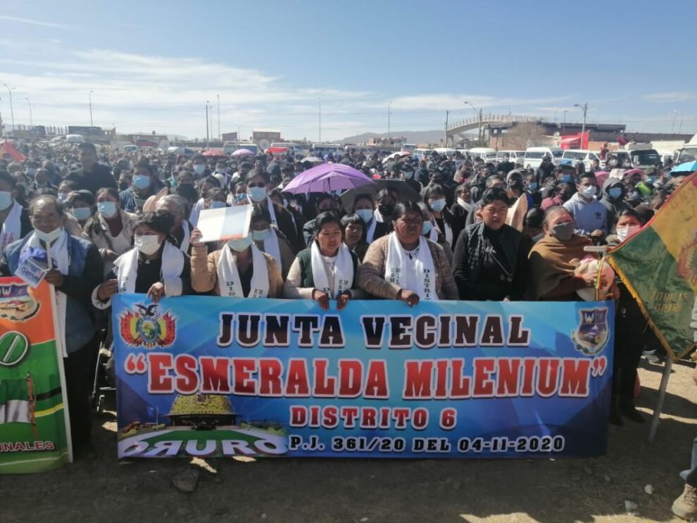 Representantes de juntas vecinales en el acto del quinto aniversario del Distrito 6 de Oruro