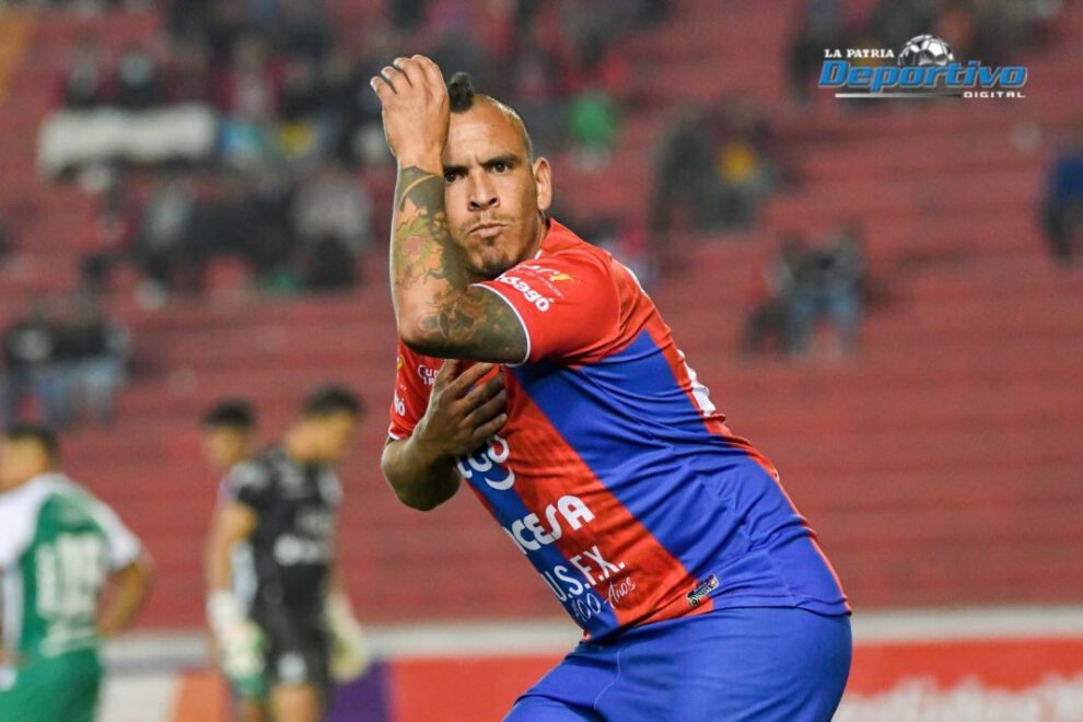 Universitario gana 2-0 con un doblete de Marcos Ovejero