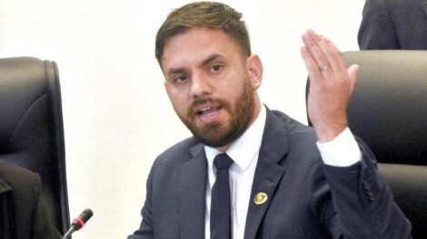 Interpelación por el tráfico de autos robados al Ministro de Gobierno