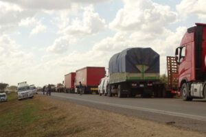 Bloqueos en la Chiquitania afectan el traslado de alimentos