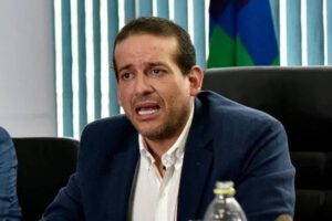 Luis Fernando Camacho pide garantías para declarar ante la Fiscalía