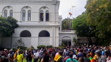 Crisis en Sri Lanka: manifestantes toman el palacio presidencial