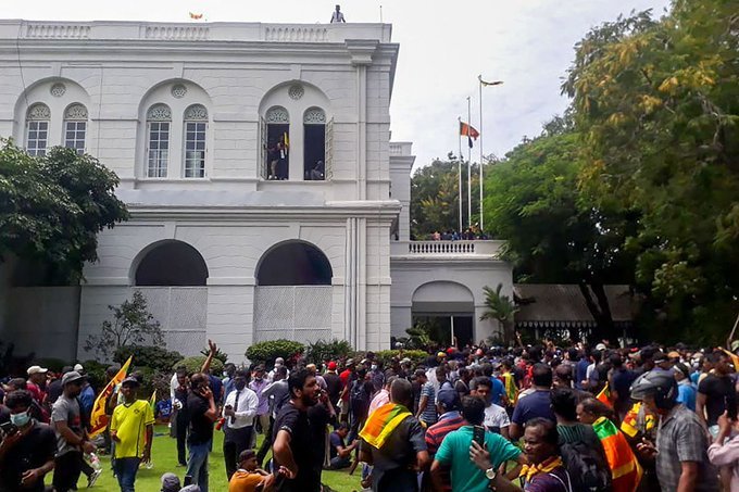 Crisis en Sri Lanka: manifestantes toman el palacio presidencial