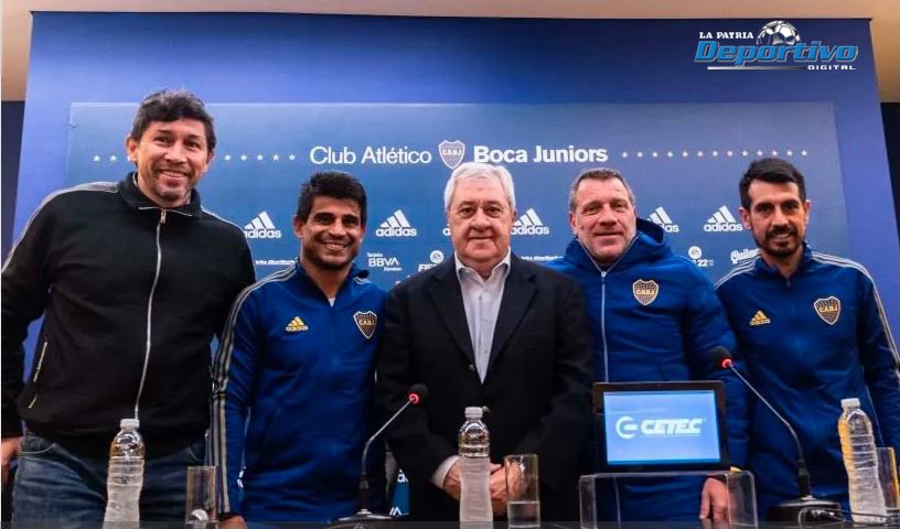 Entrenador de Boca durante la conferencia de prensa