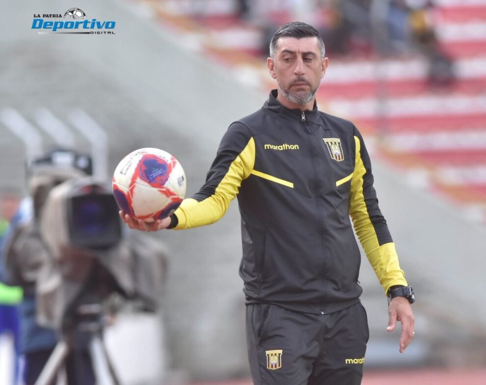 Cristian Díaz no es más entrenador de The Strongest