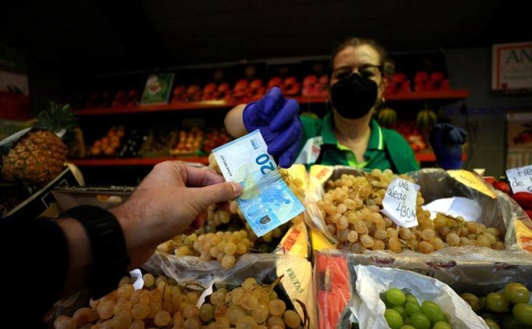 Caída del euro frente al dólar