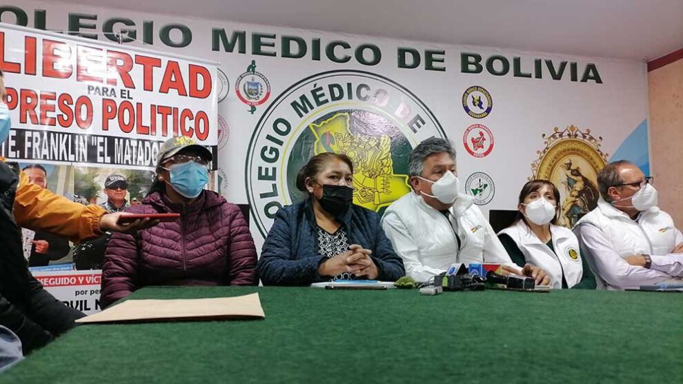 Cese de persecución política en la marcha convocada por médicos y esposas de policías