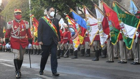 Sesión de Honor de la ALP por el 6 de Agosto en Sucre