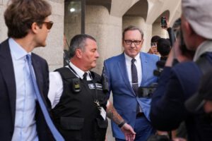 Kevin Spacey se declaró no culpable de cargos de agresión sexual en Londres