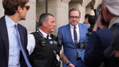 Kevin Spacey se declaró no culpable de cargos de agresión sexual en Londres