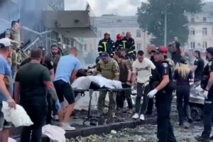 Ataques rusos en Ucrania causan muertes civiles