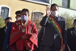 Homenaje a los próceres de La Paz por el primer gobierno libre de Hispanoamérica