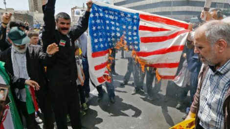 Biden en Oriente Medio y protestas en Irán