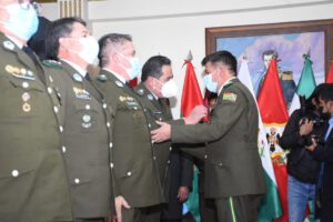 Nuevas autoridades de la Policía Boliviana posesionadas por el ministro Eduardo Del Castillo