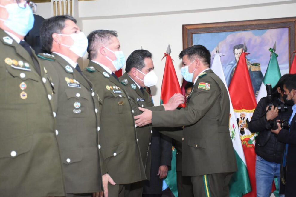 Nuevas autoridades de la Policía Boliviana posesionadas por el ministro Eduardo Del Castillo