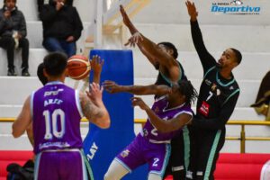 Leones de Potosí líder del torneo Libobásquet