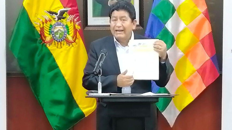 El ministro de Obras Públicas, Édgar Montaño advierte sobre el paro en Santa Cruz