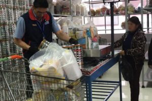 Entrega de subsidio de lactancia en La Paz