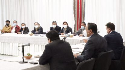 Gobierno se compromete a terminar obras en Potosí