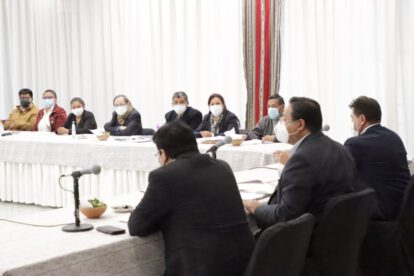 Gobierno se compromete a terminar obras en Potosí