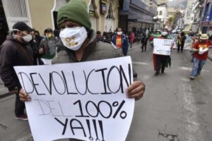 Ahorros de los bolivianos en el discurso político del Gobierno