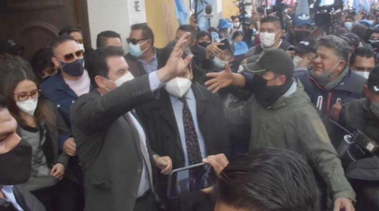 Sentencian a Manfred Reyes Villa por incumplimiento de deberes
