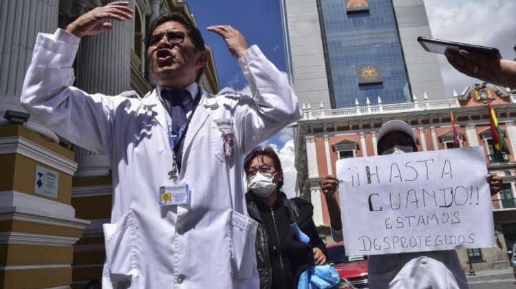 Incumplimiento de pago del seguro por médicos fallecidos a consecuencia del Covid-19
