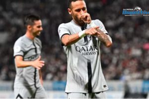 Neymar anotó dos goles para el PSG en el amistoso frente al Gamba Osaka