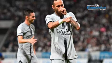 Neymar anotó dos goles para el PSG en el amistoso frente al Gamba Osaka