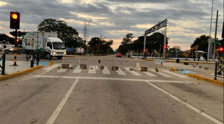 Enfrentamientos en Santa Cruz durante el paro por el Censo 2023